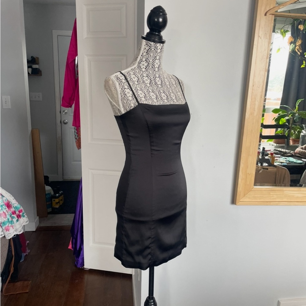 Aritzia Sunday Best Satin Shimmer Dress. Stretchy. Small. Size 4. - Picture 10 of 12